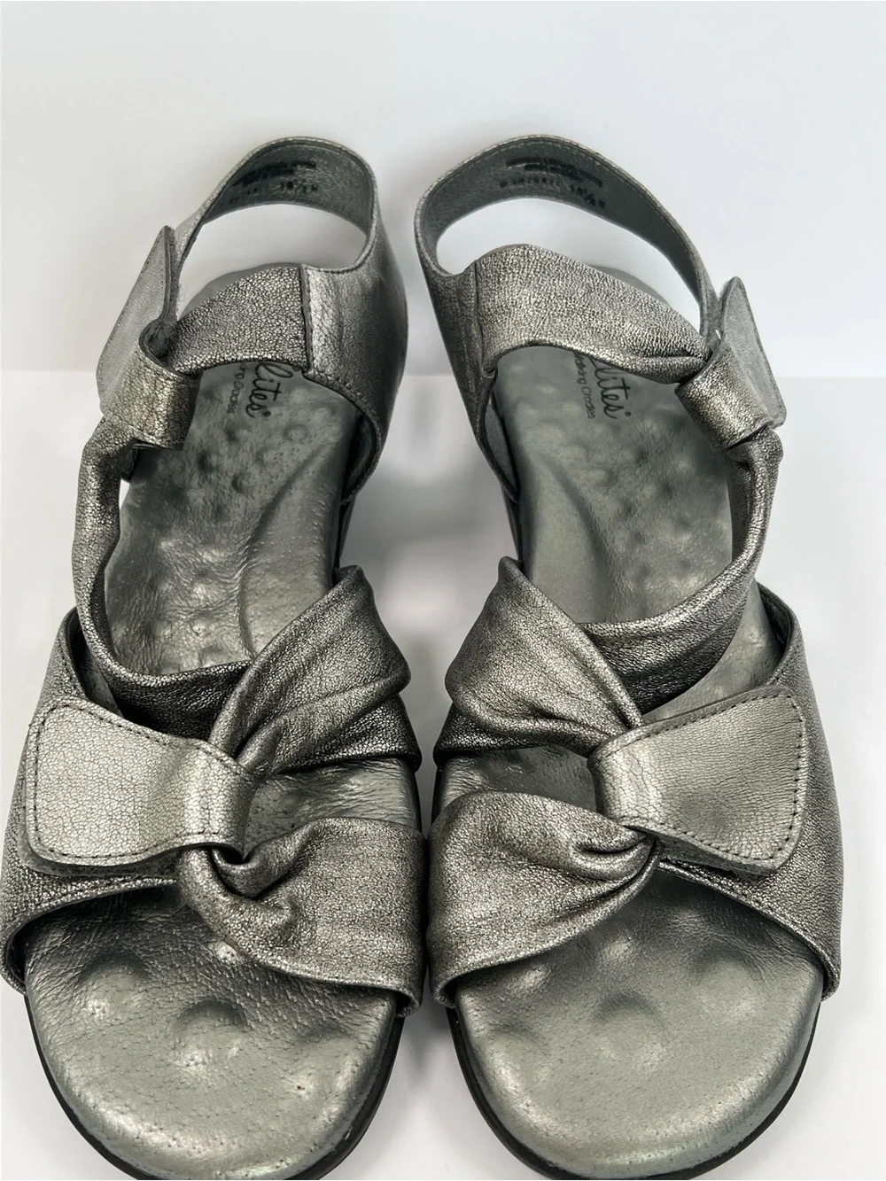 EUC! Elites by Walking Cradle Silver Sandals Size 10.5W